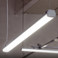 Töölaua valgusti LED 5600lm/46W + konsoolid perfopostile ja toitekaabel