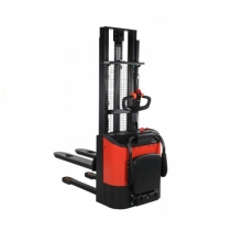 Ajettava pinoamisvaunu PSE15-C 3200 MM 1500 kg PSE15-C 3200 MM 1500 kg